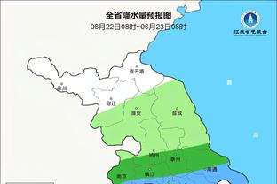 犯规困扰！戴维斯半场6中4拿到12分3板4助 首节3犯